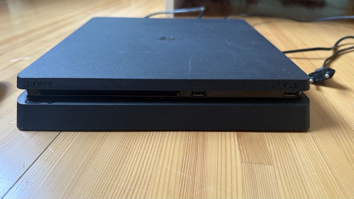 Sony Console: Sony PlayStation 4 Slim Konsole - Systemsoftware 11.02 – Usato da Gelterkinden venduto da teddywidder 3