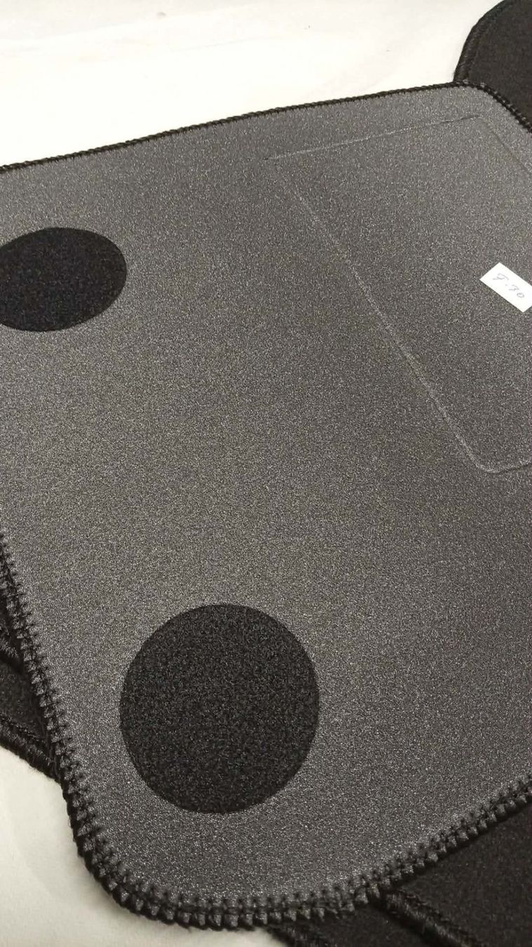 BMW Tapis / Bacs: TAPIS BMW – Neuf avec emballage d'origine à Cortaillod par dps_5866 2