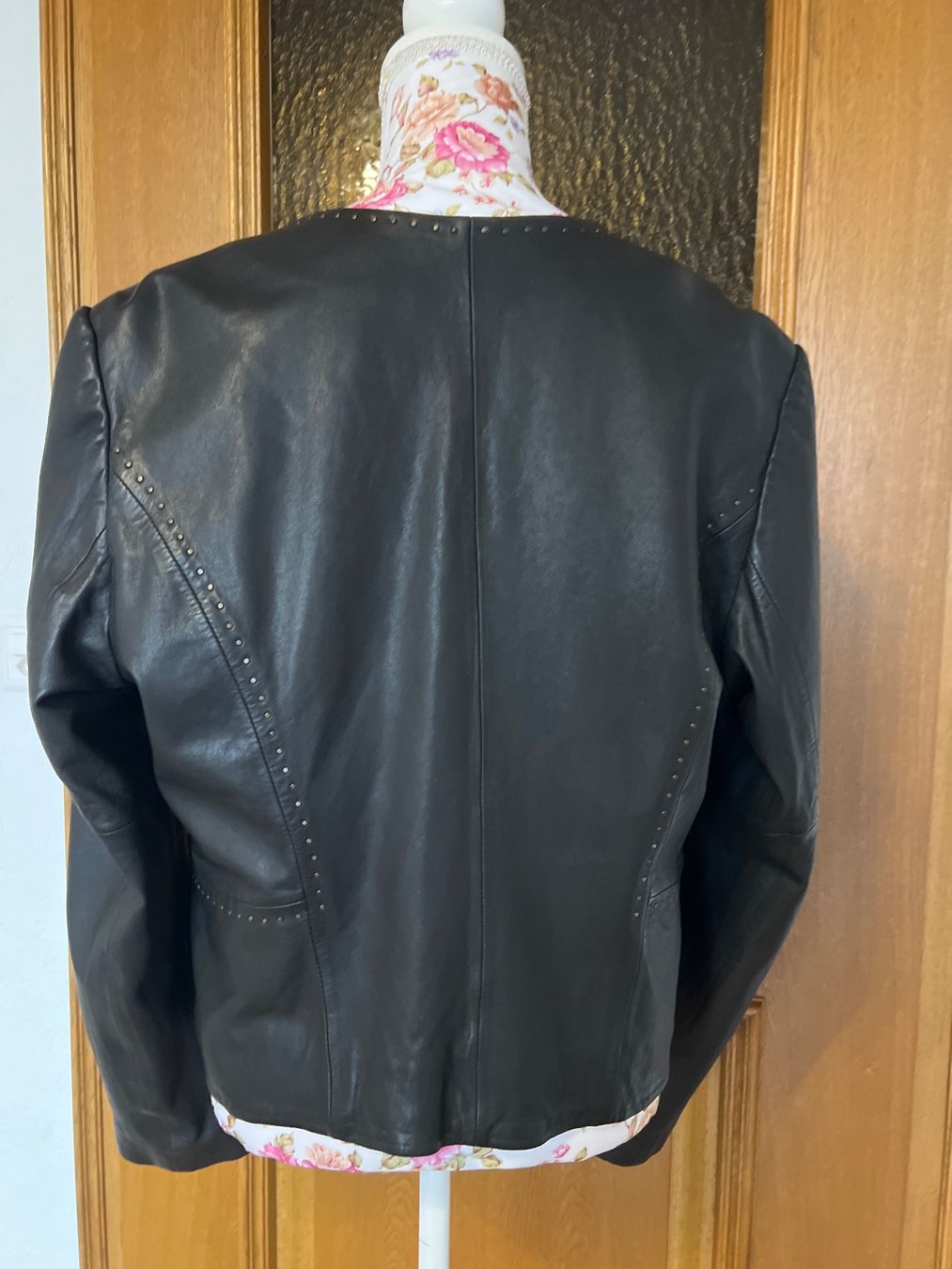 Nile Giacche: Nile Damen- Lederjacke – Nuovo (secondo la descrizione) da Chur venduto da van_hnc6 1