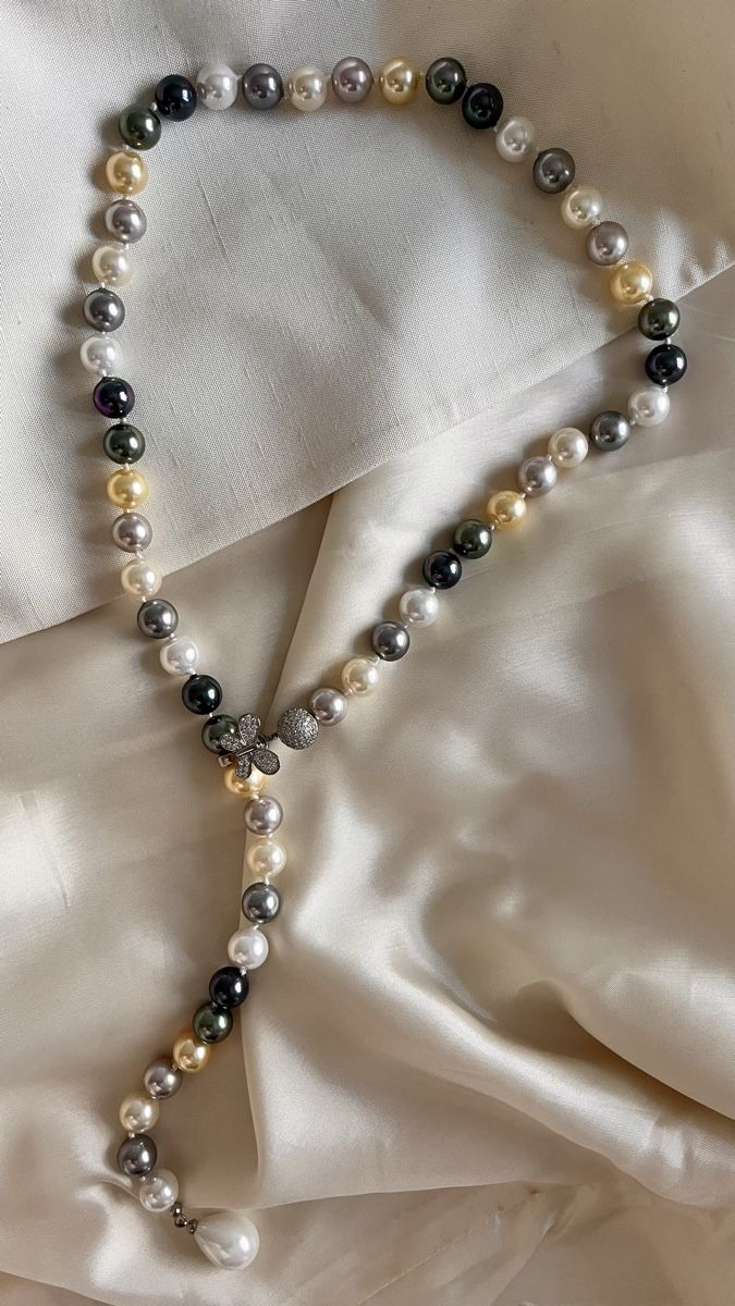 Catenine: Collana perle multicolore con chiusura a farfalla – Nuovo (secondo la descrizione) da Lugano venduto da yul_fhg2 1