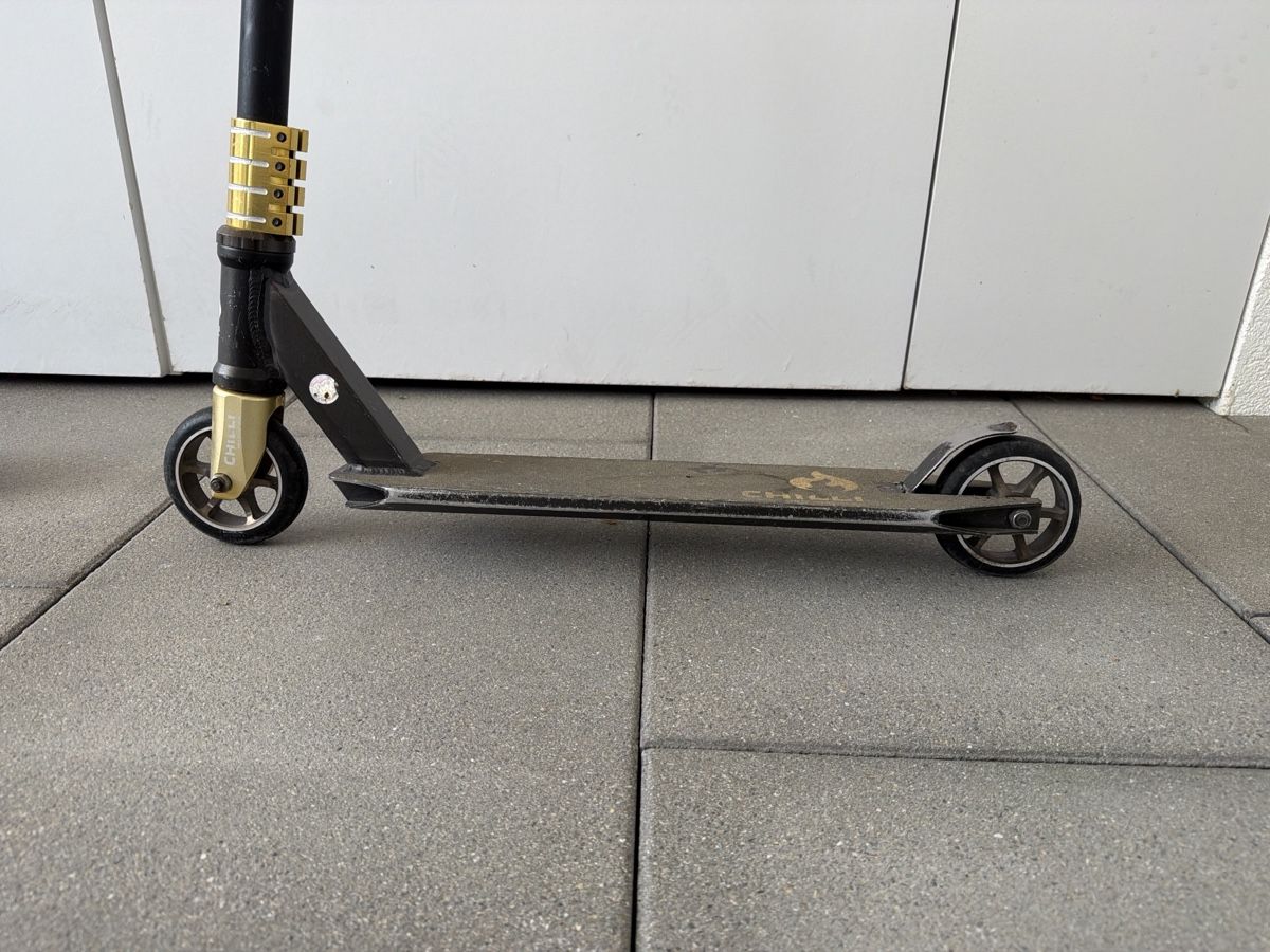 Chilli Kickboard: Stunt Scooter Chilli schwarz gold – Usato da Wettingen venduto da Frisco_98 2