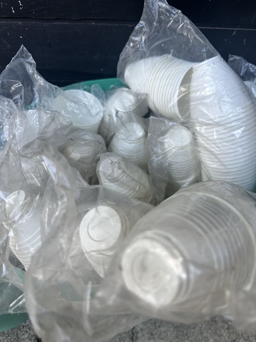 Contenitori & Simili: Ca. 1500 Kaffeebecher aus Plastik – Nuovo (secondo la descrizione) da Basel venduto da fasnachtsoutlet1965 2