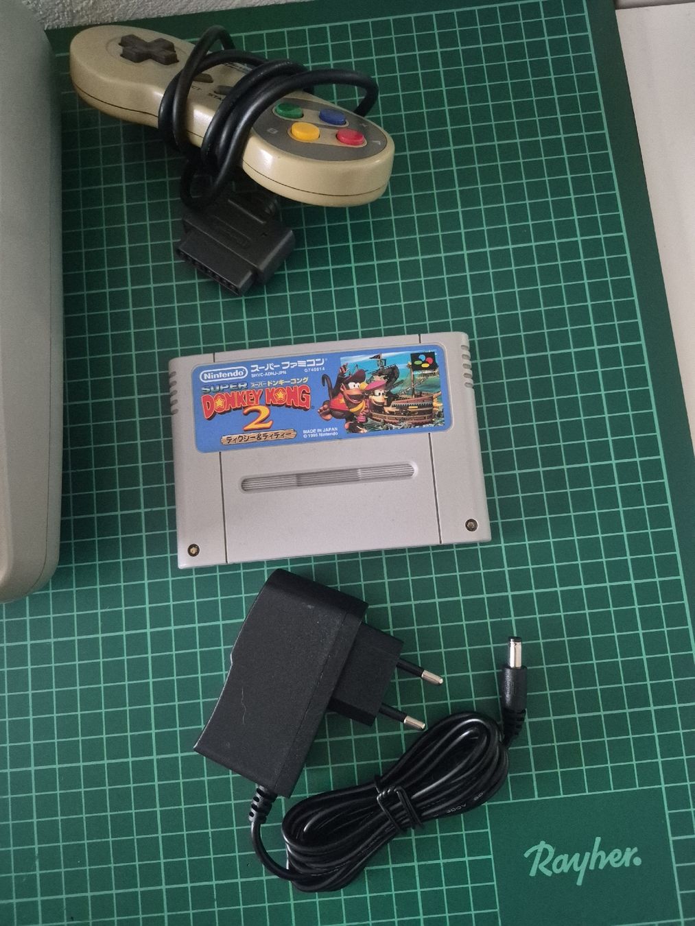 Nintendo Konsolen: Nintendo Super Famicom Konsole mit Controller +  Donkey Kong – Gebraucht aus Meyrin von Retro-GZ 1