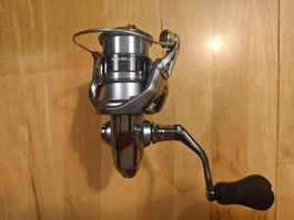 Angelrolle Shimano Nasci C2000SHG