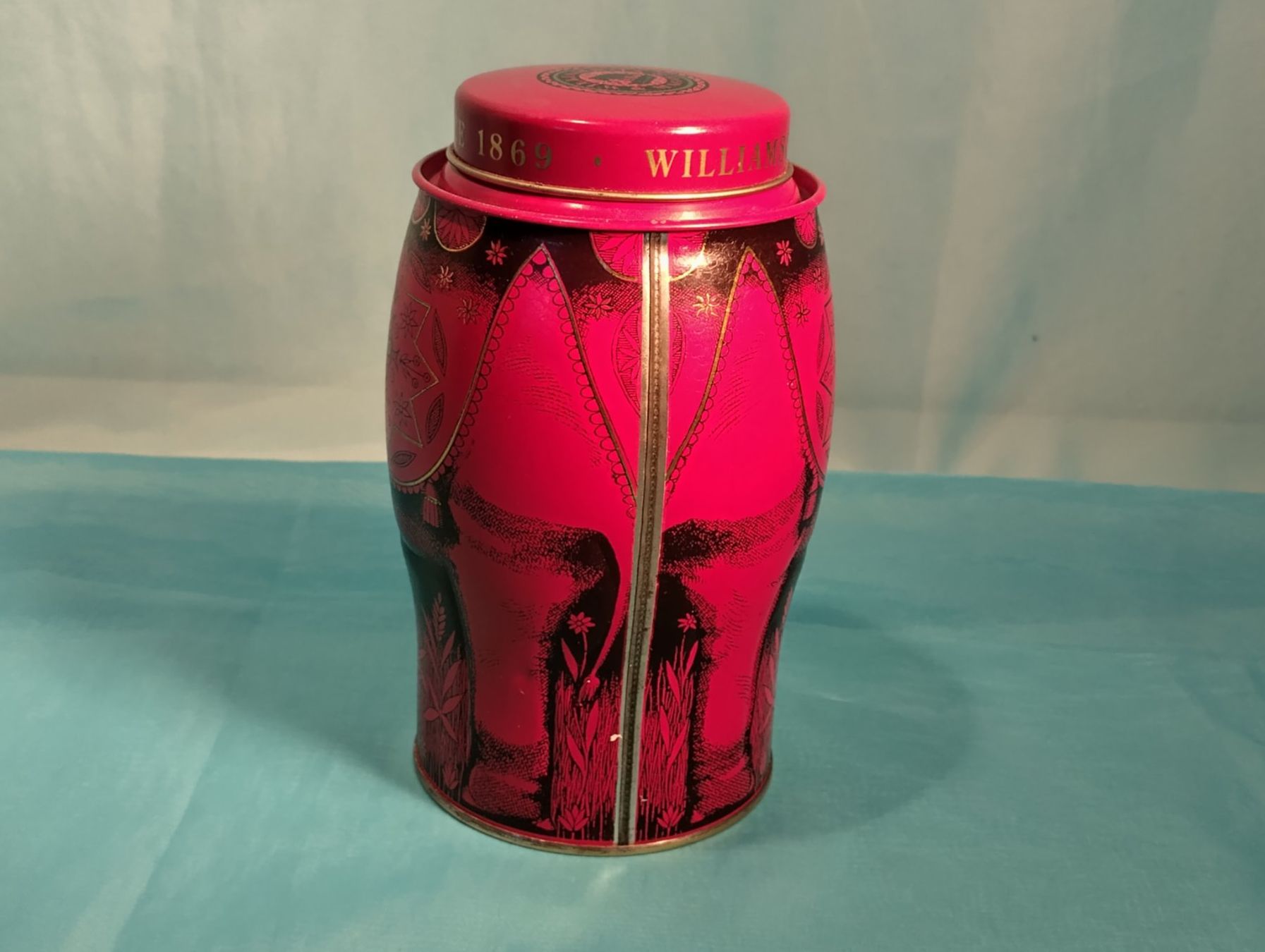 Altro in Decorazioni & Accessori: Blechbüchse, Dose für Tee mit Elefant – Usato da Bellach venduto da JingleCherry 2