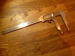 Messschieber gross bis 23cm messbar ausstehend 7.5cm