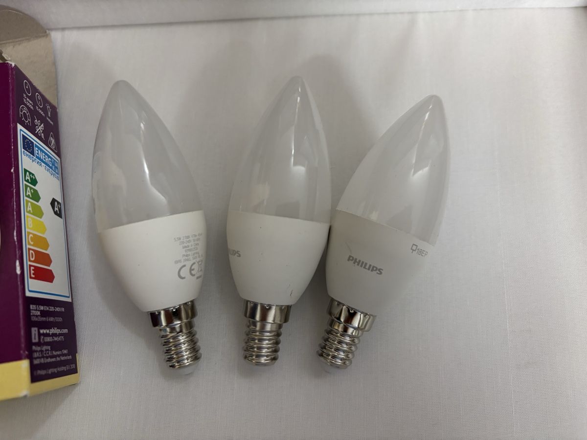 Philips Lampade: 3x Philips LED Kerzenlampe E14 Warm White 5.5W – Nuovo (secondo la descrizione) da Küttigen venduto da cedione 2