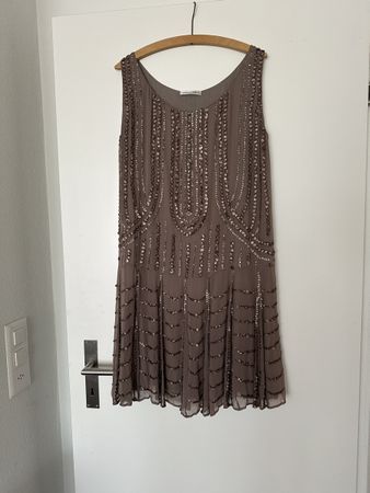 Sehr schönes Partykleid, Grösse 38 mit Paietten, gefüttert