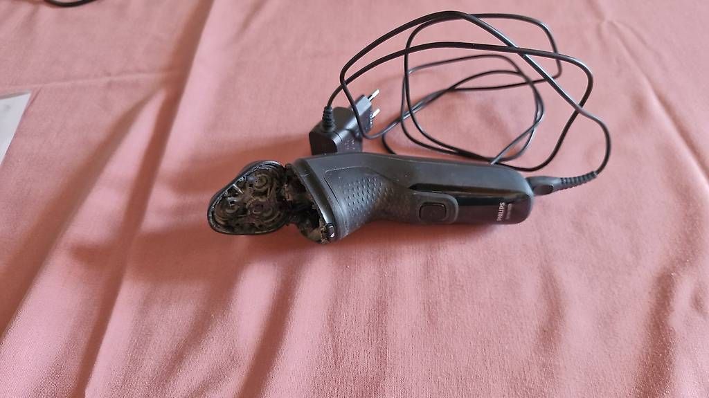 Rasoi & Lamette da barba: Rasoir Philips Série 1000 – Usato da Bulle venduto da Jaquiernicolas 1