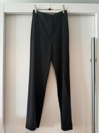 Elegante schwarze Stoffhose von H&M, Gr. 34.