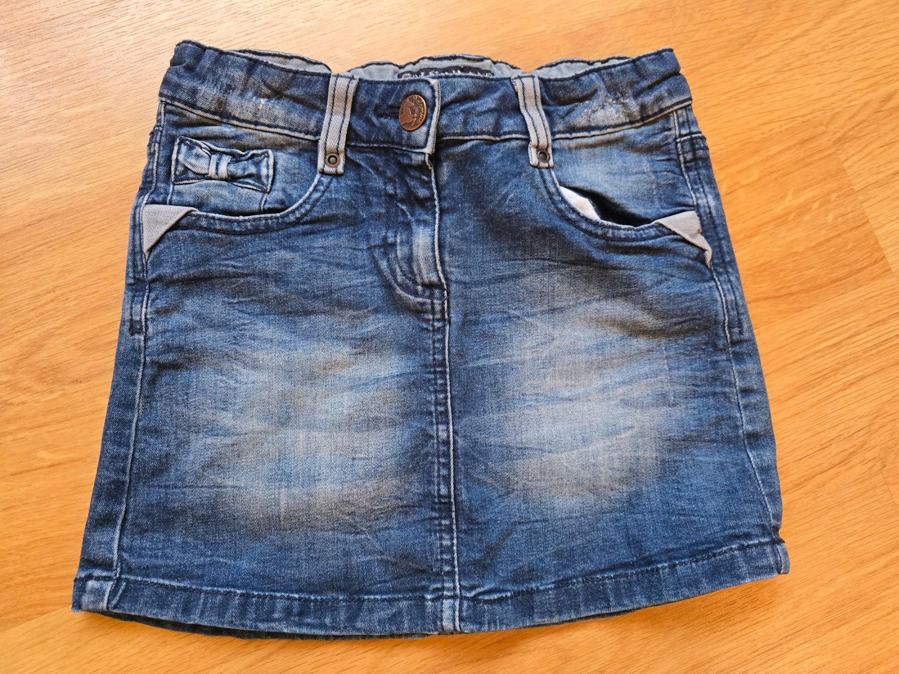 Vestiti & Gonne: Jeansjupe / Rock Gr. 122 – Usato da Büttikon AG venduto da Amineah