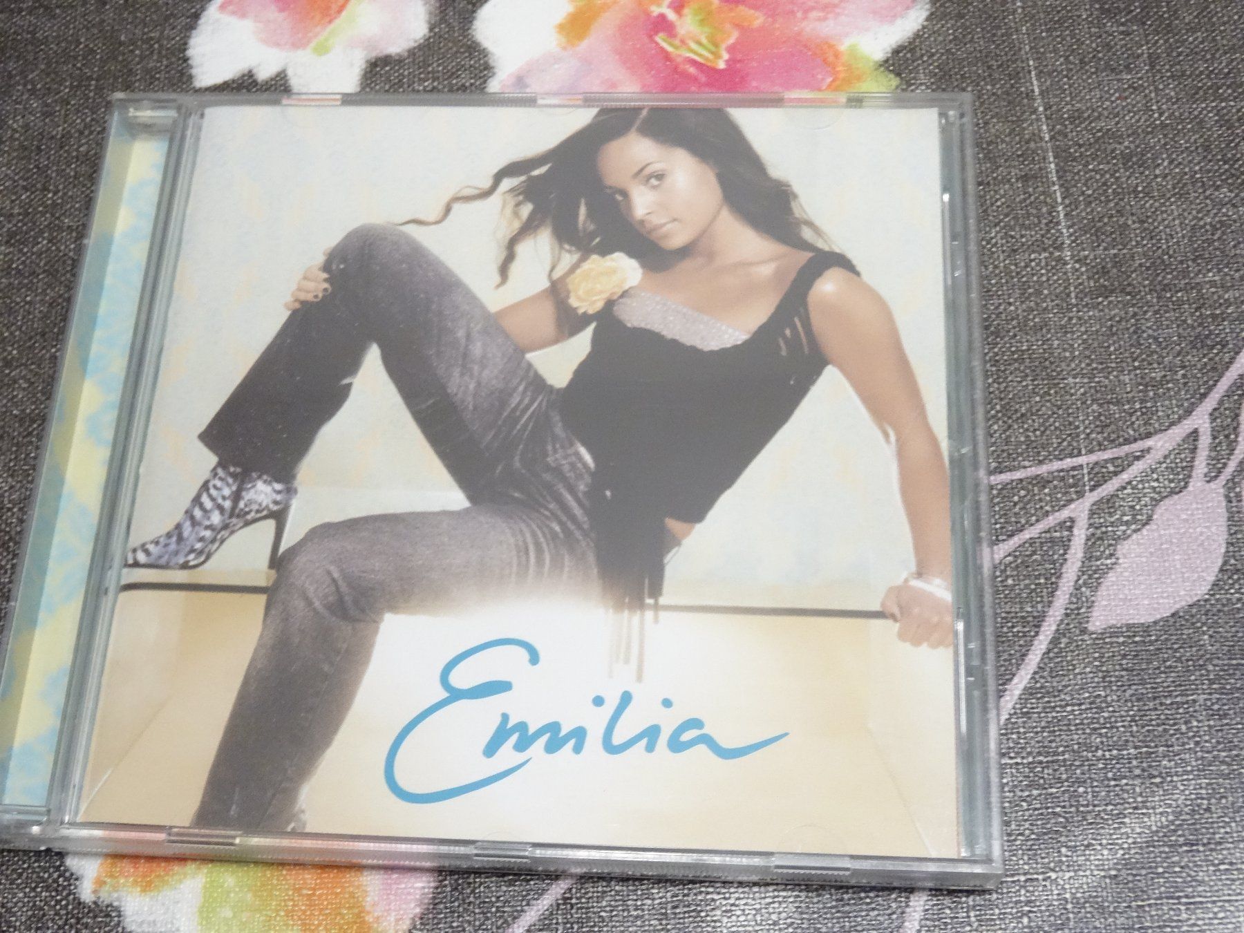 CD: Emilia - CD – Usato da Olten venduto da Disc-Ausverkauf