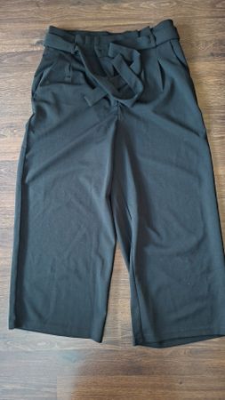 Schwarze Culotte Hose von ONLY, Grösse S, Top Zustand!