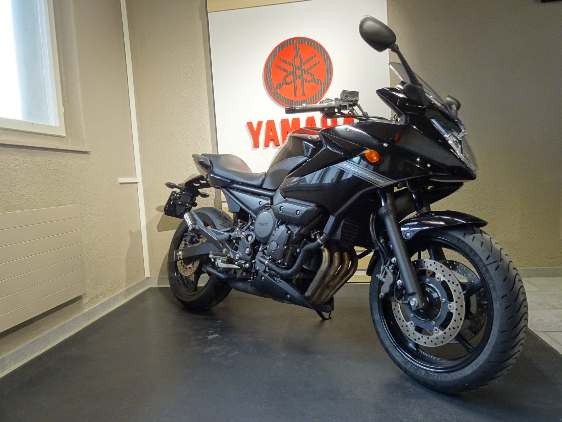 Yamaha Touring: Yamaha XJ6 Diversion ABS – Usato da Riggisberg venduto da mcpulfermo