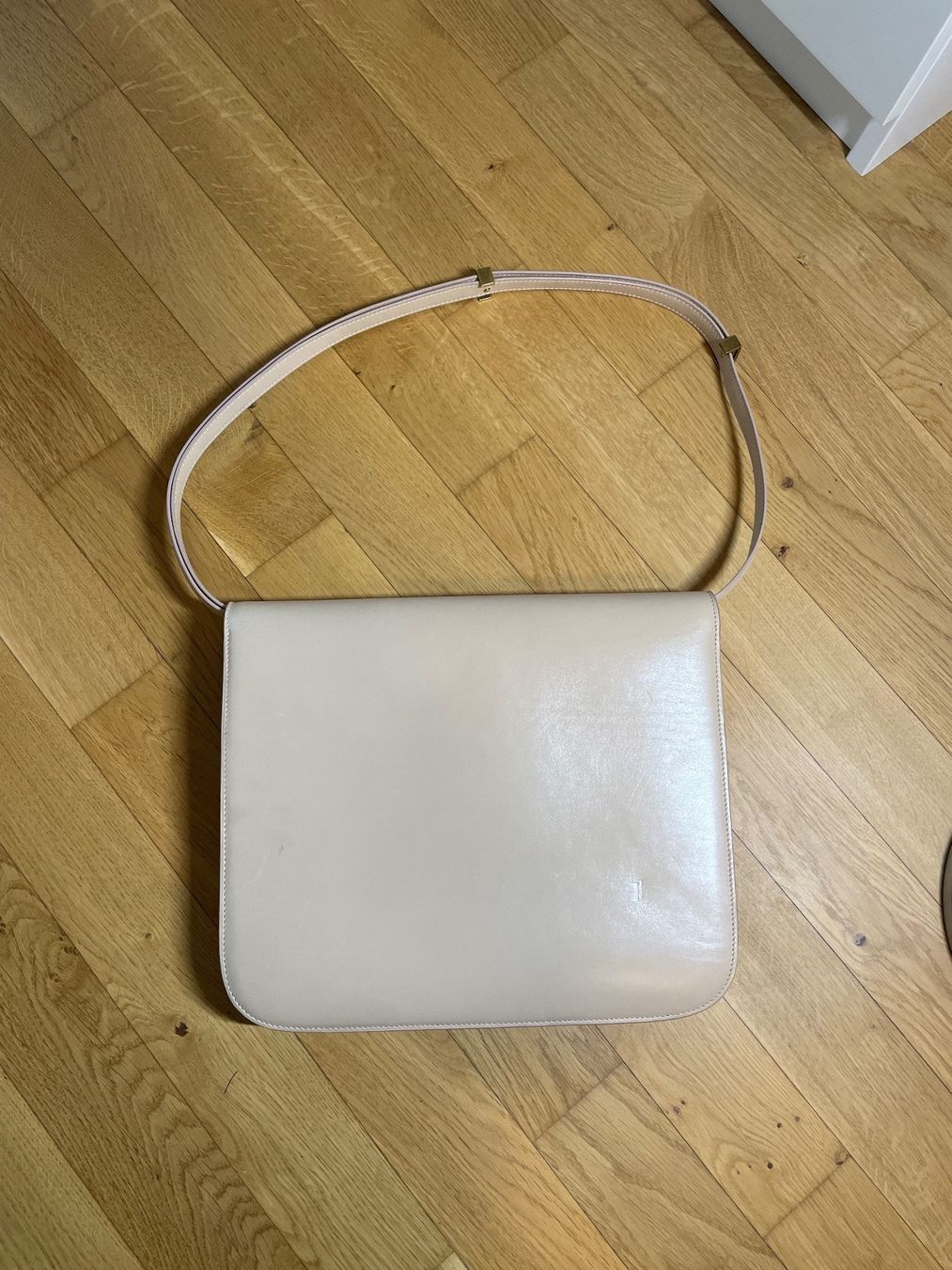 Celine Taschen für Damen: 100% original Céline Paris Large Nude Box Bag – Gebraucht aus Zug von dim_np7l 5