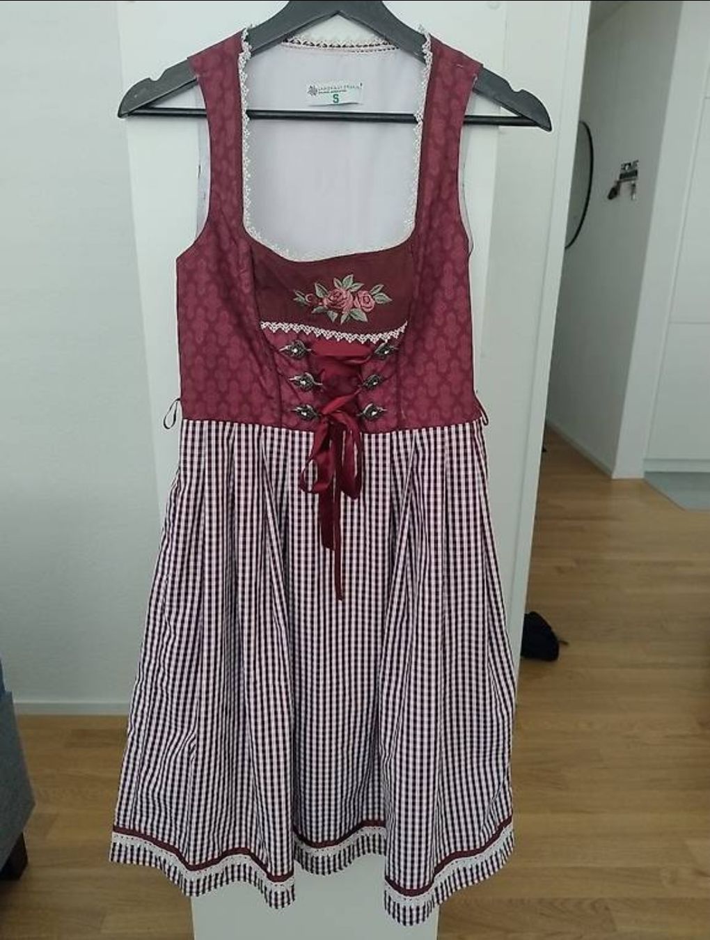 Vestiti: Charmantes Dirndl – Nuovo (secondo la descrizione) da Grosswangen venduto da pat_2csb 1