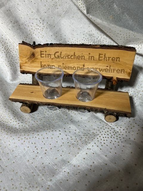 Tutte le decorazioni: Holzbank mit Spruch und Glaesern - Geschenkidee! – Nuovo (secondo la descrizione) da Naters venduto da juveman 2
