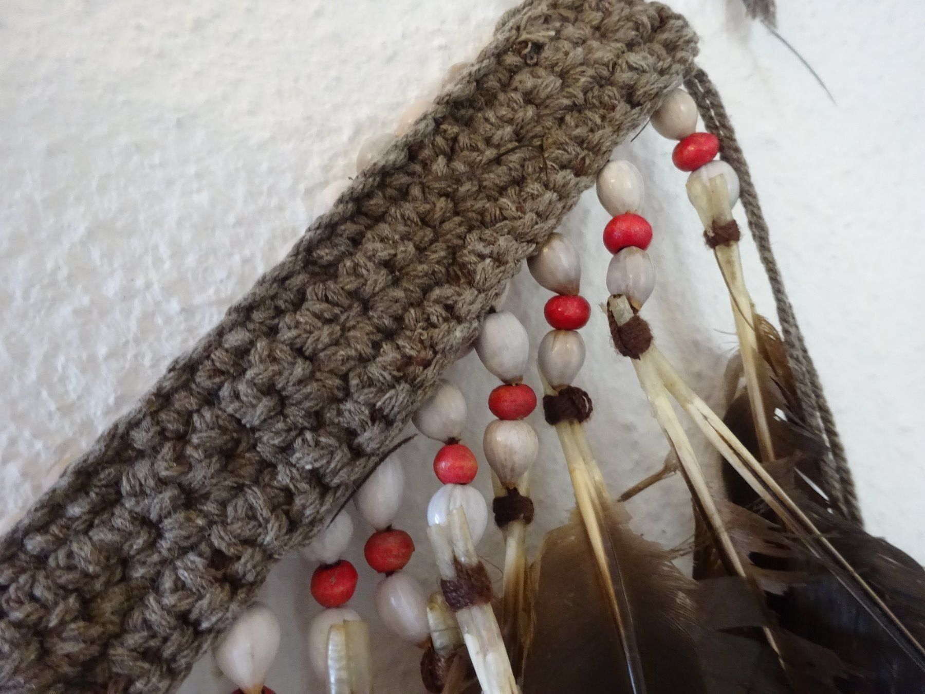 Catenine: Feder Schmuck Kette / Indianer – Usato da Esslingen venduto da FetteSchnecke 9