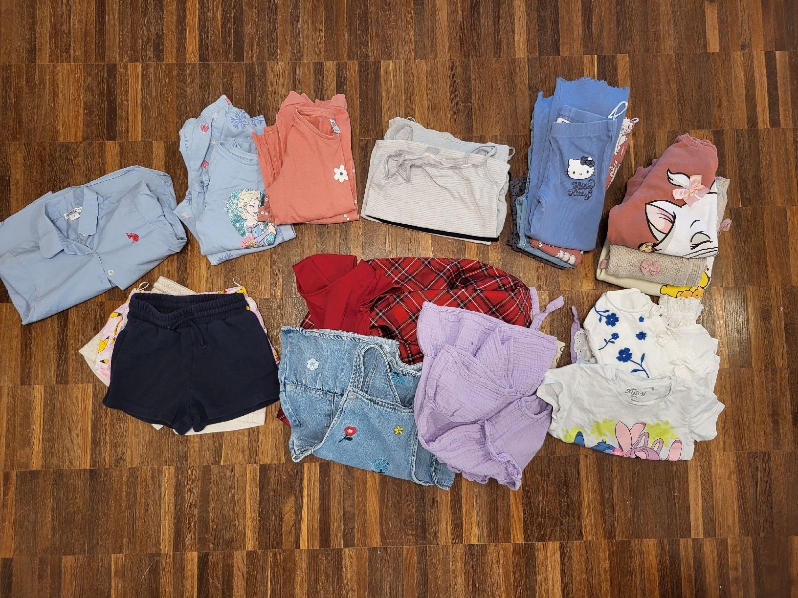 Lotti & Set di vestiti: Kinderkleider-Paket Gr. 104/110 Mädchen – Usato da Basel venduto da Ywana 5
