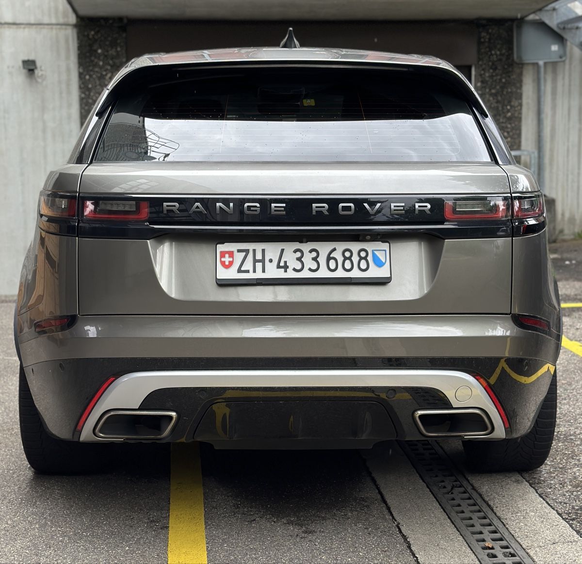 Land Rover Automobili: Range Rover Velar D300 R-Dynamic First Edition 3.0 V6 Diesel – Usato da Kloten venduto da Raresets_CH 1