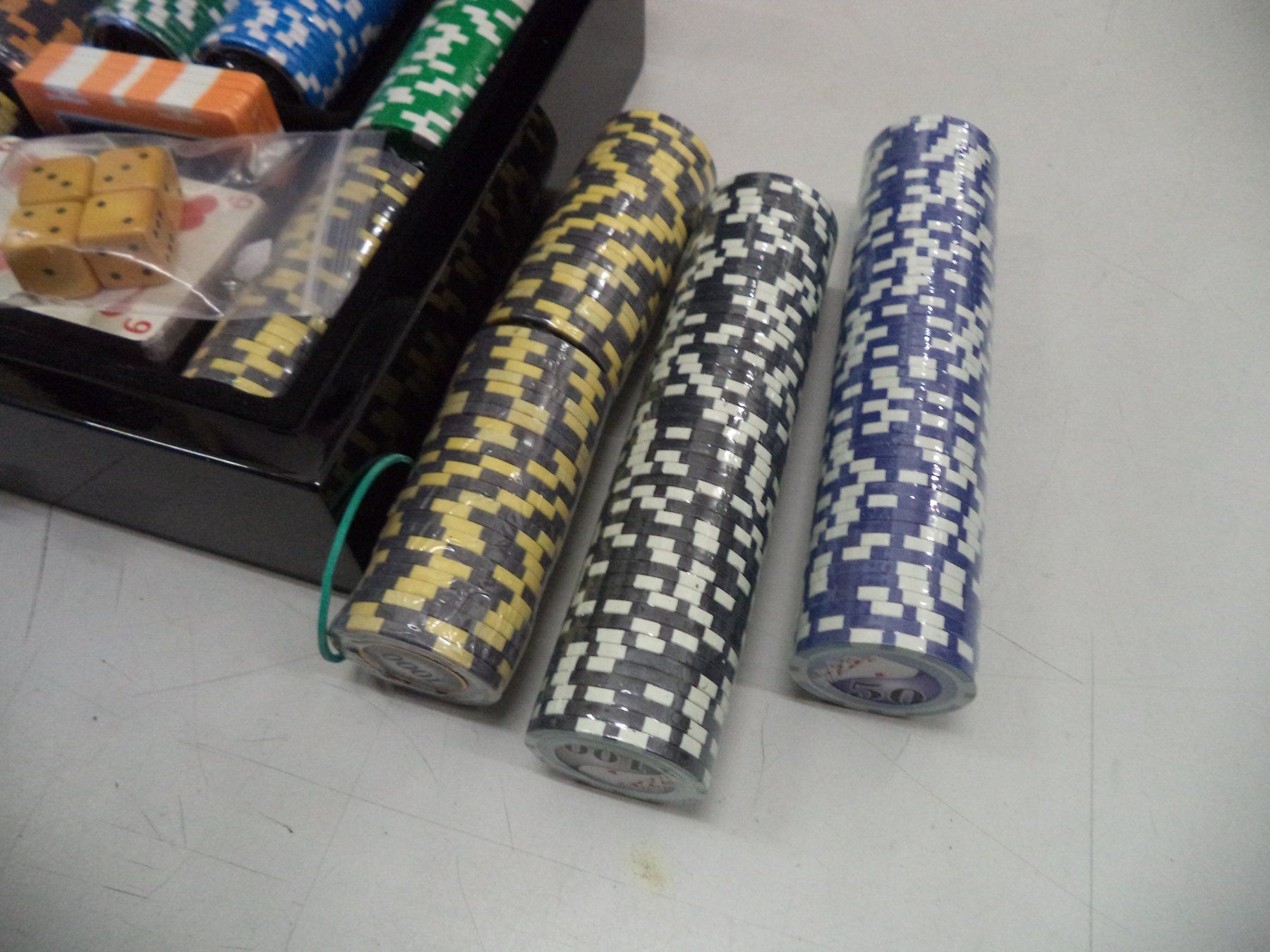 Spiele: Poker Chips Set in toller Holz Box – Neu (gemäss Beschreibung) aus Rieden AG von Wirth03 4