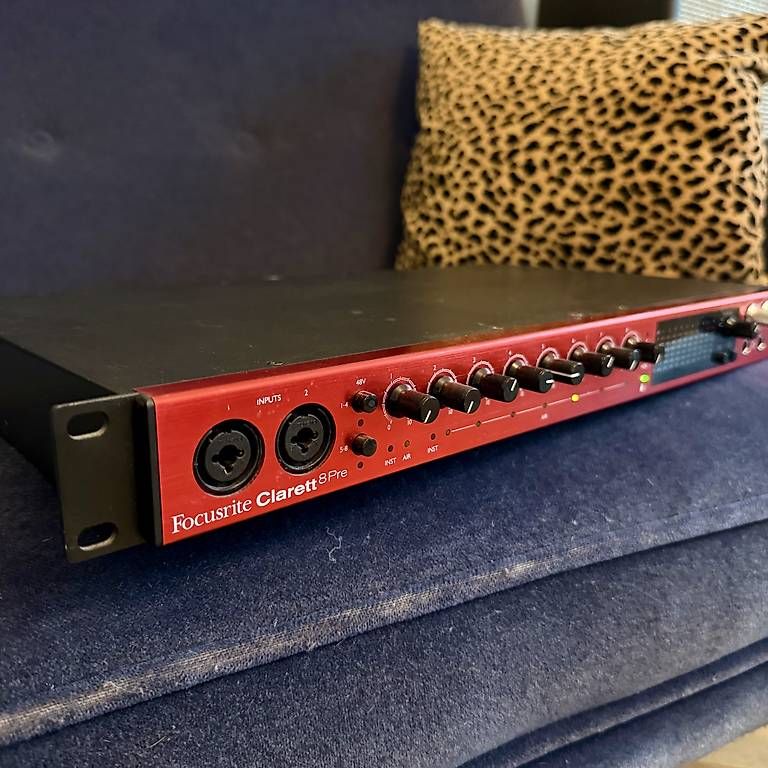 Focusrite Equipement studio: Focusrite Clarett 8Pre Thunderbolt Audio Interface – D'occasion à Luzern par Taxi.Vader