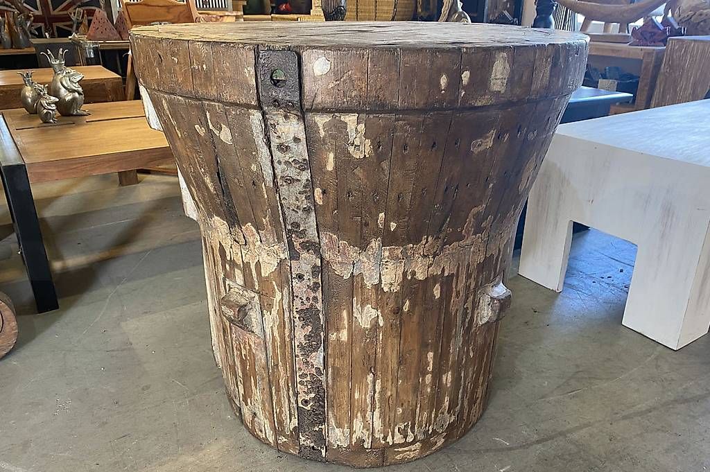 Tische: Altholz Stehtisch - absolutes Unikat – Gebraucht aus Ballwil von ClassicGallery 1