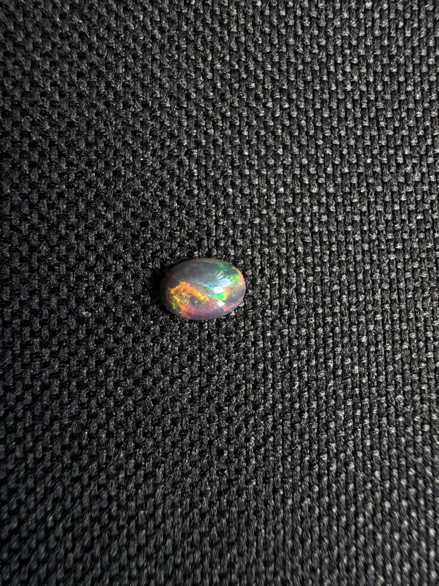 Edelsteine: Black Opal 0.5ct – Neu und originalverpackt aus Wängi von Horus90