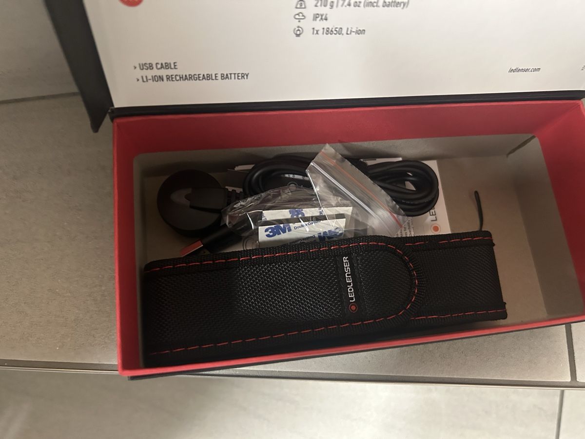 Lampade: LED LENSER P7R  – Nuovo e nell'imballaggio originale da Lupfig venduto da Login82 1