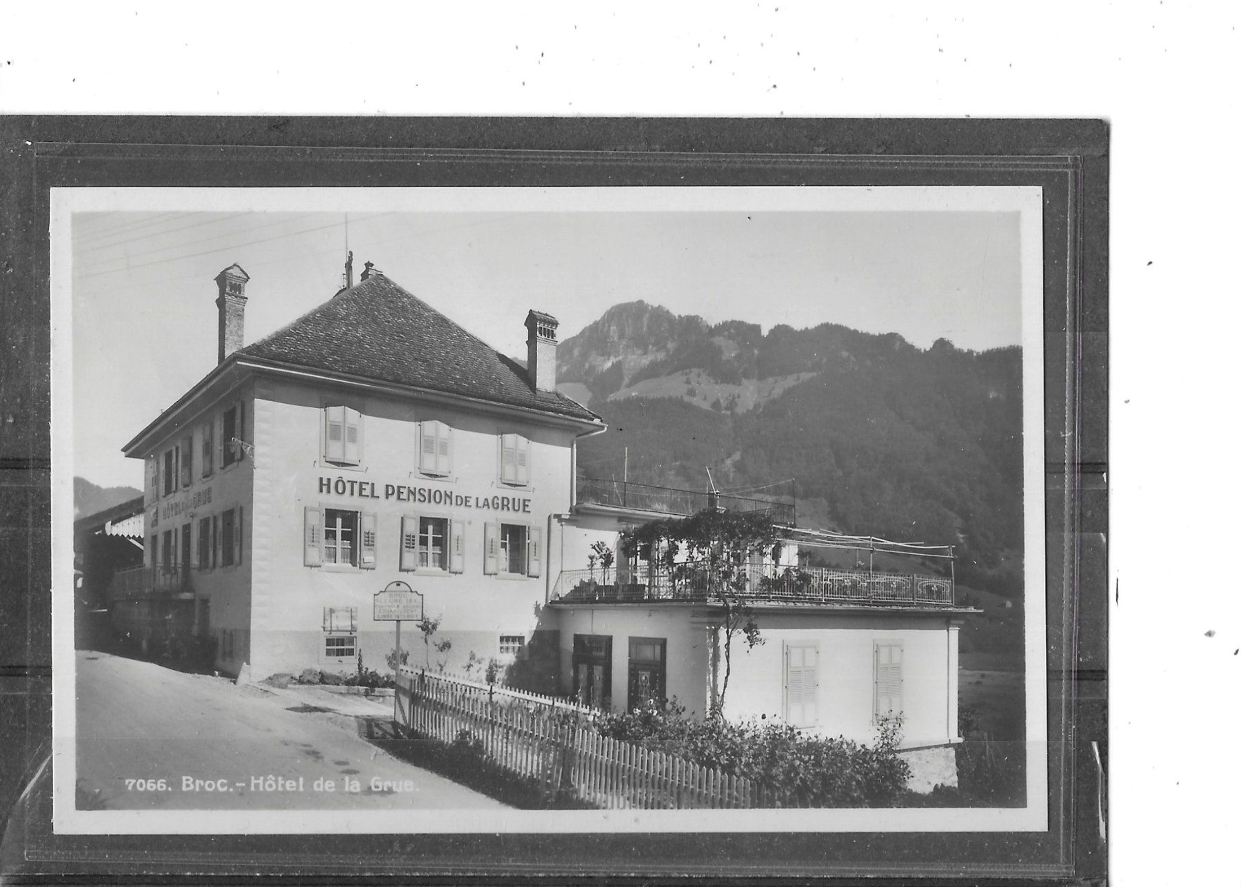 Cartoline postali: FR Broc Hôtel de la Grue – Usato da Schocherswil venduto da Wilare