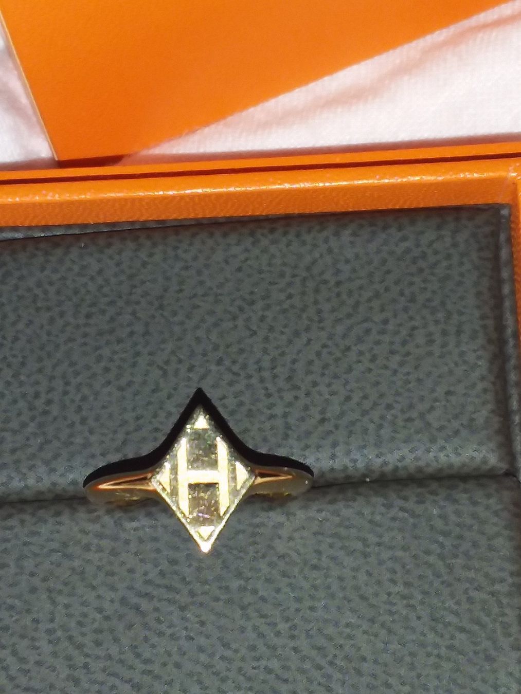 Hermès Anelli: Hermes 18Kt Gold Ring Gambade Gr.52 Neu – Nuovo (secondo la descrizione) da Zuerich venduto da SaTs-43 2