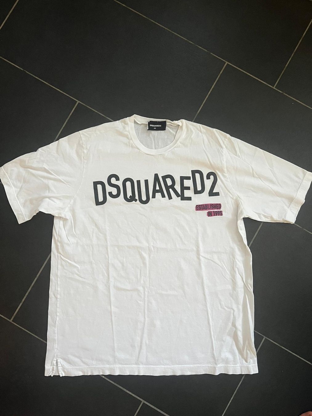 Dsquared2 T-shirt: Weisses Dsquared T-Shirt – Usato da Wetzikon ZH venduto da P__tt5