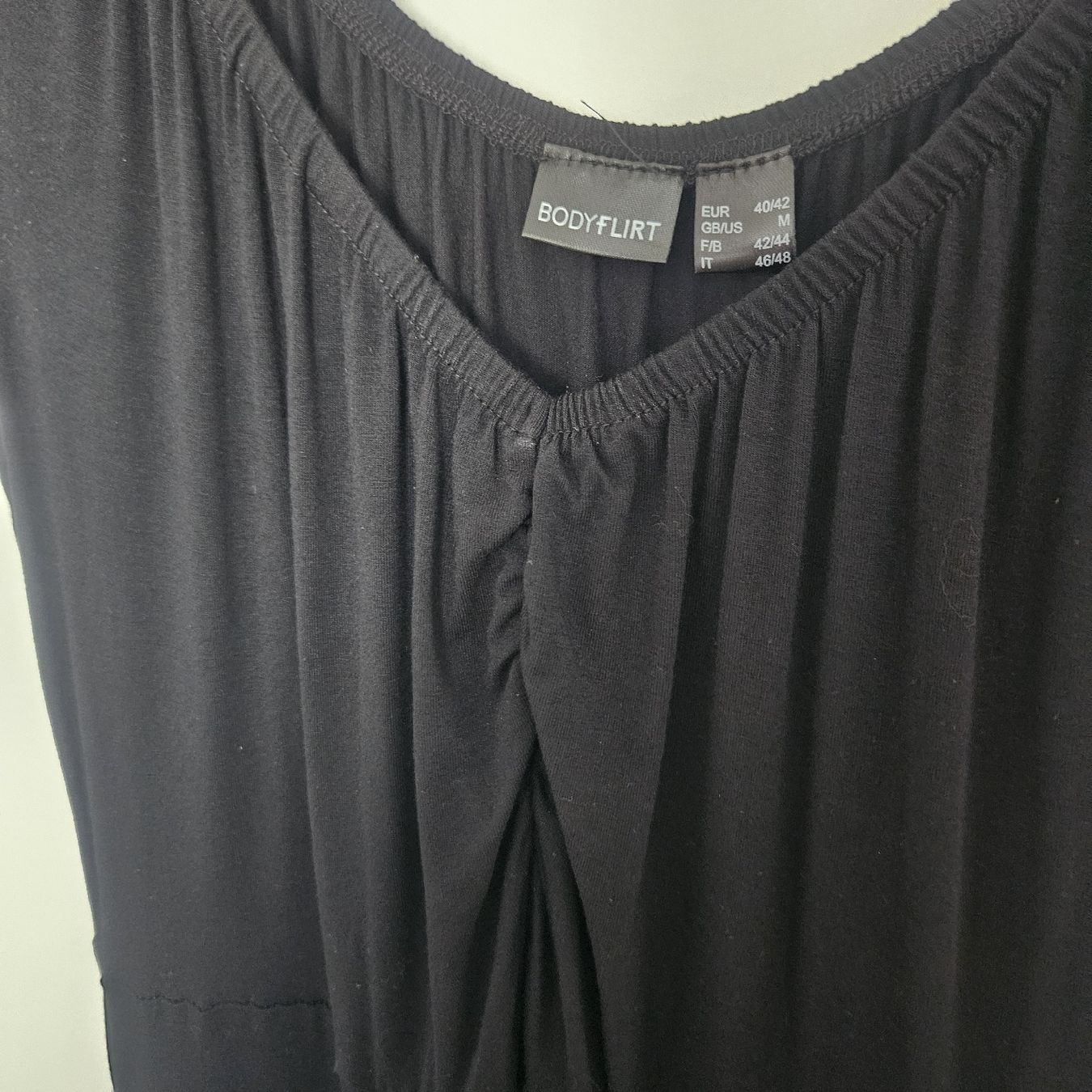 Vestiti: Jerseykleid, schwarz – Usato da Bern venduto da naaa000xci 1