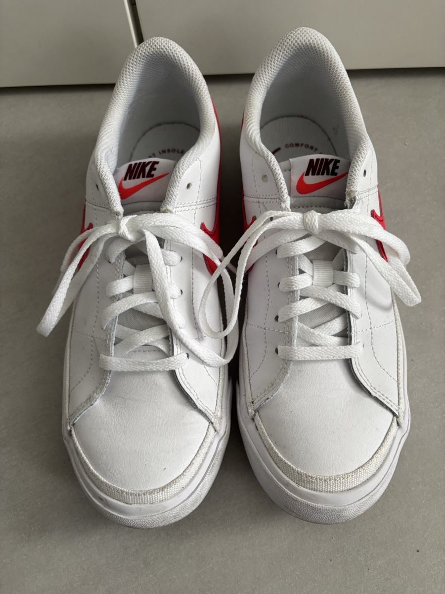 Nike Scarpe per ragazzi: Nike Sneaker Gr. 38.5, White/Red, – Usato da Winterthur venduto da NatMet11