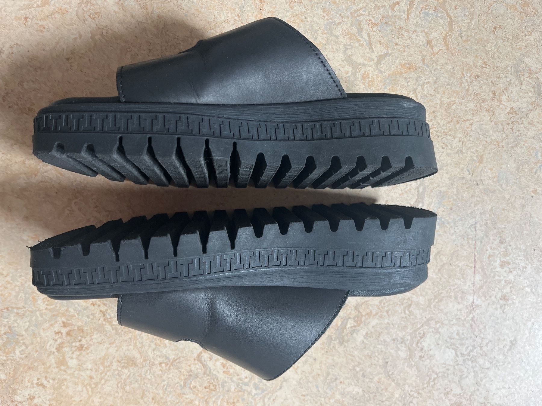 Tamaris Scarpe da donna: Plateausandalen schwarz, neuwertig – Nuovo (secondo la descrizione) da Zürich venduto da jalexandra6 2