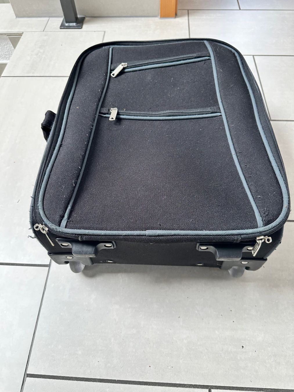 Valigie: Handgepäckkoffer mit Rollen – Usato da Kestenholz venduto da Cdk10 1