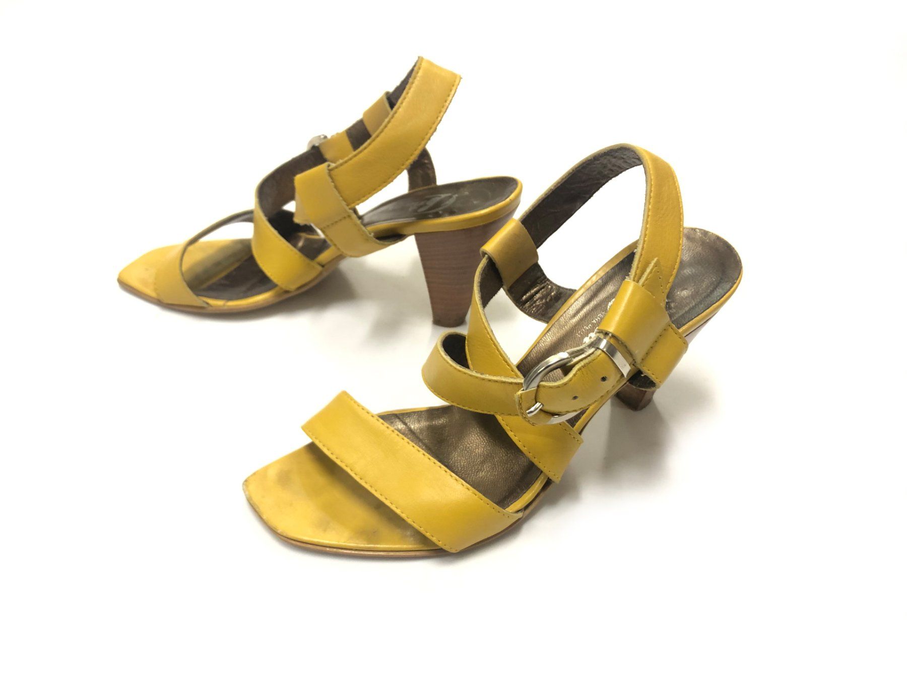 Scarpe da donna: Damenschuhe Bundle von Bata - Hobbs - LK Bennet -Gelb, Braun – Usato da Luzern venduto da woti-shop 1