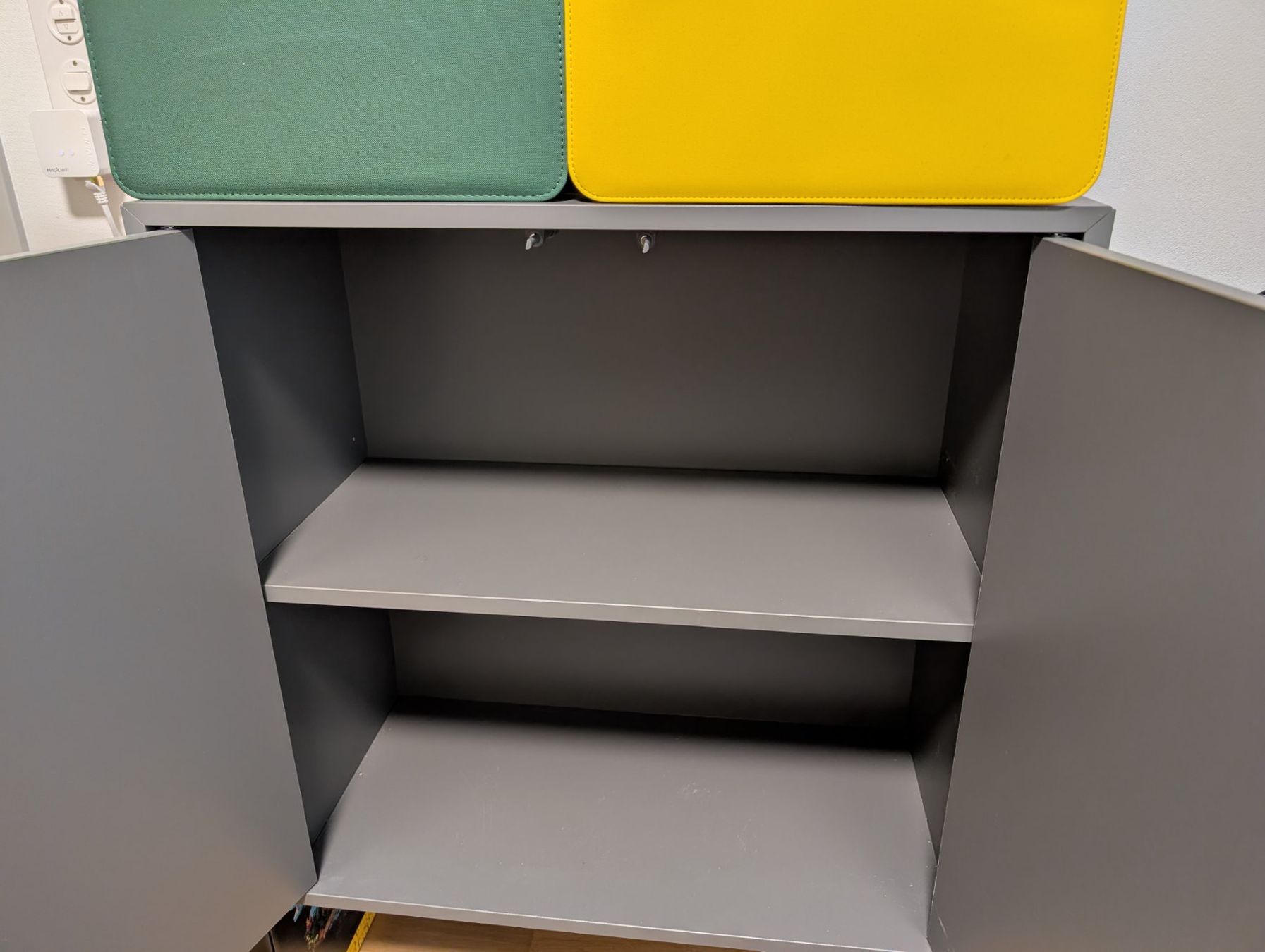 Ikea Schränke: IKEA Wandschrank – Gebraucht aus Zürich von LucaTedesco 1
