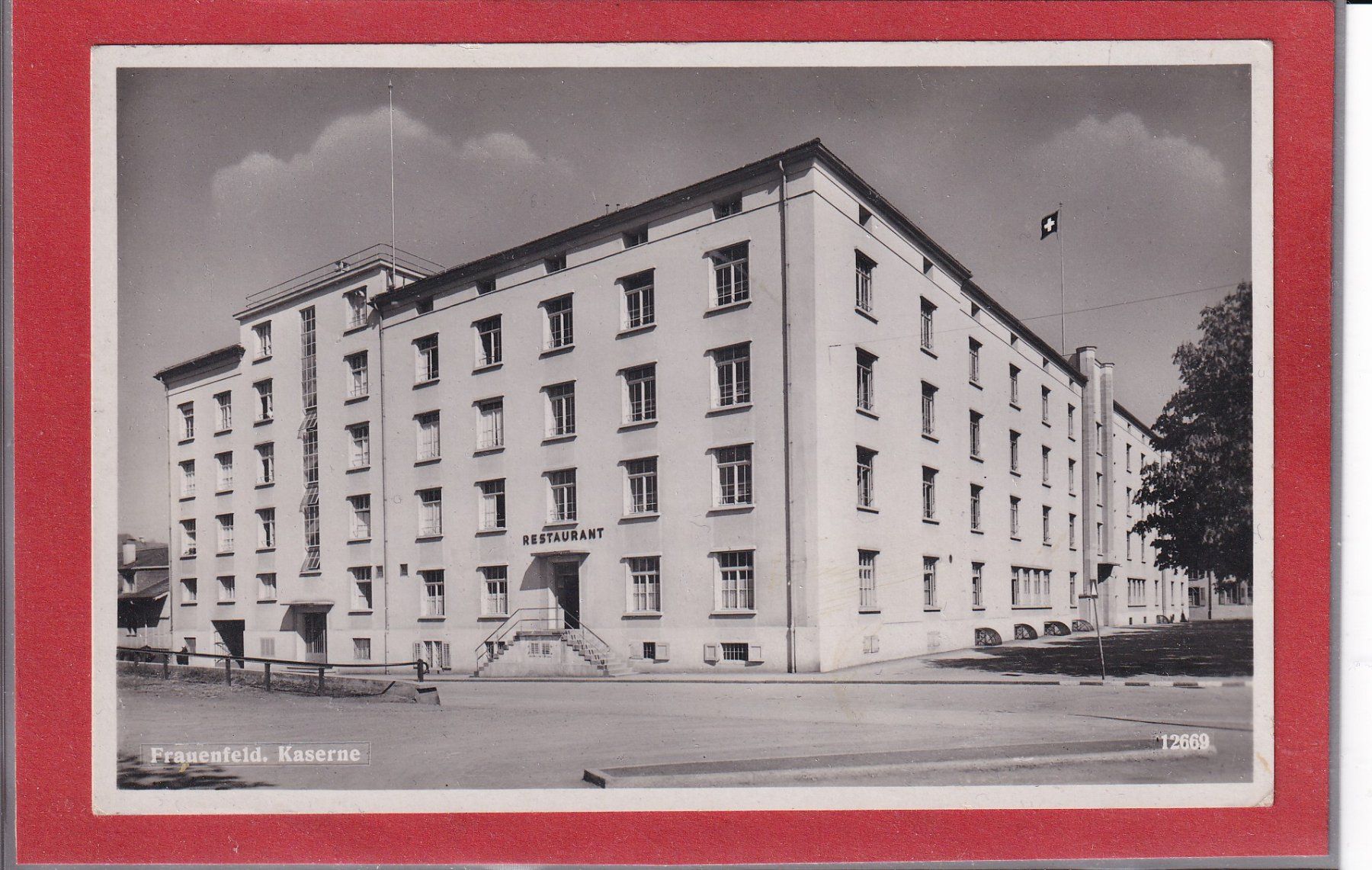 Cartoline postali: Frauenfeld - Kaserne - 1935 – Usato da Orvin venduto da Pyaeschli