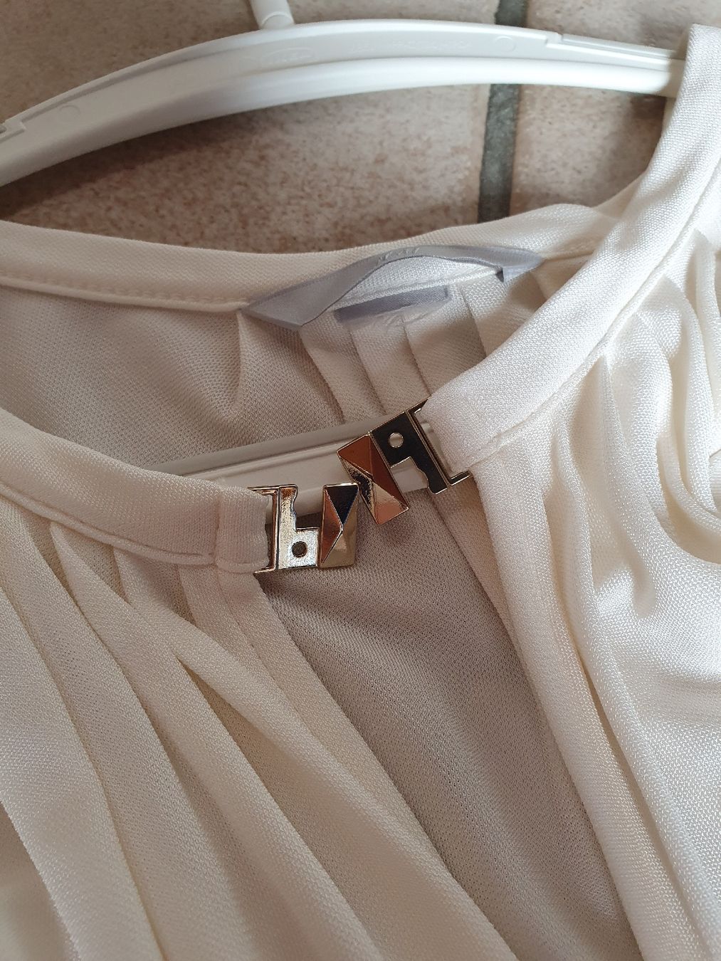 H&M Blusen: Wunderschöne, weisse Bluse (H&M) Grösse S – Gebraucht aus Unterlunkhofen von SophieS. 4