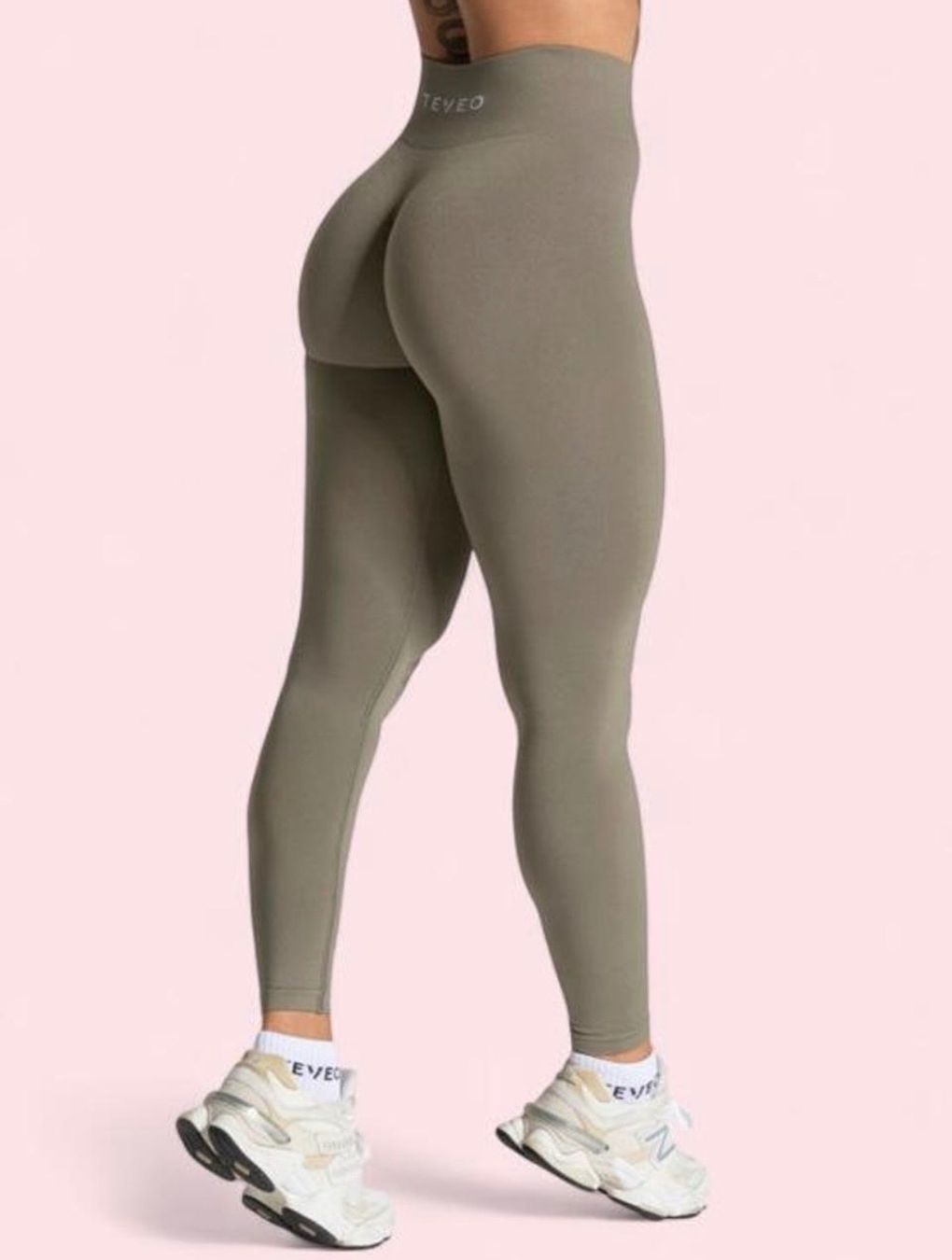 Teveo Leggings: Teveo timeless pro leggins in khaki – Usato da Otelfingen venduto da houseofstae