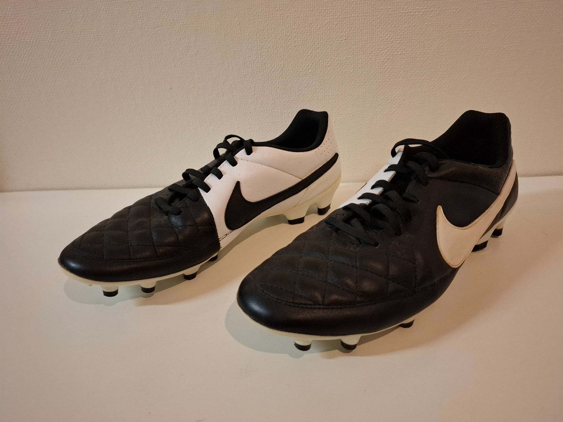 Nike Scarpe da uomo: Fussballschuhe NIKE (Gr. 44) – Usato da Bottmingen venduto da Tomena0214