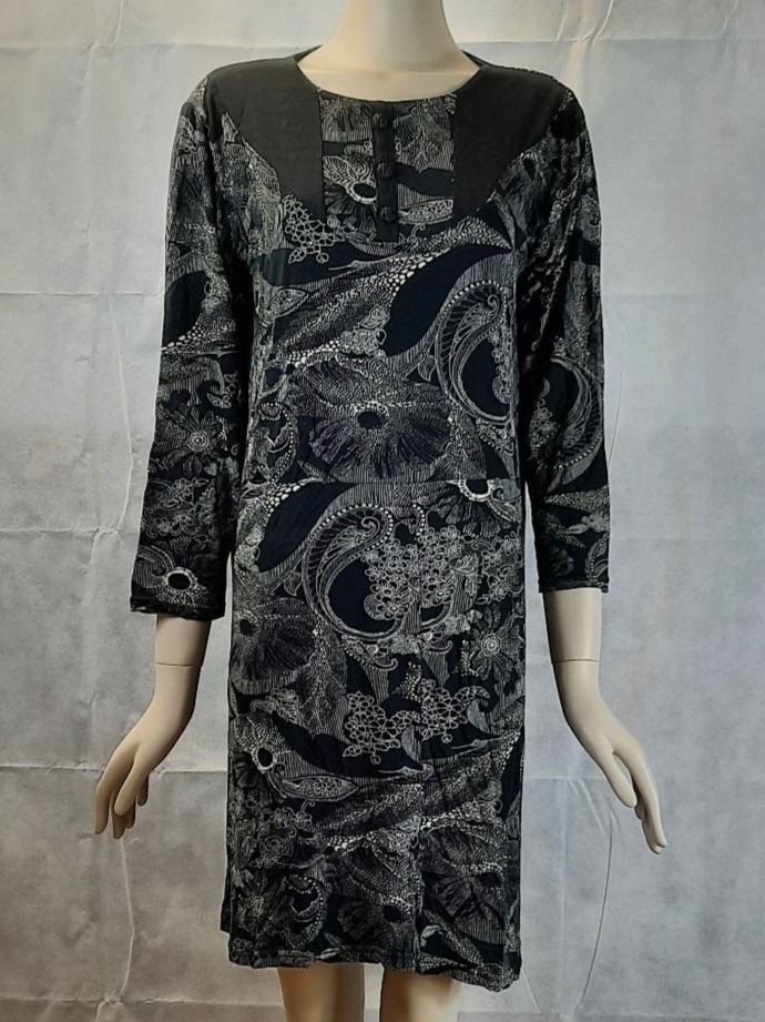 Kleider: Midi Kleid gemustert schwarz weiss Gr. 44 – Neu (gemäss Beschreibung) aus Seuzach von VT-Collections1