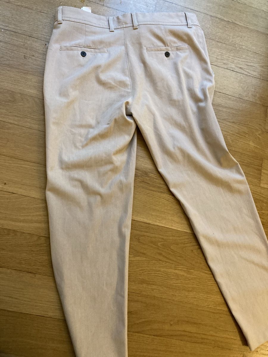 Zara Pantaloni: Zara Hose 44 beige – Usato da Basel venduto da nom_7pmq 1
