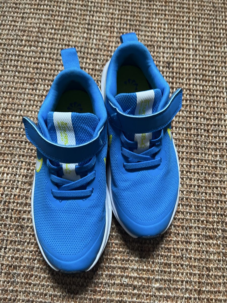 Scarpe per ragazzi: Nike Turnschuhe Gr.30 sehr gut – Usato da Bottighofen venduto da fritz-81