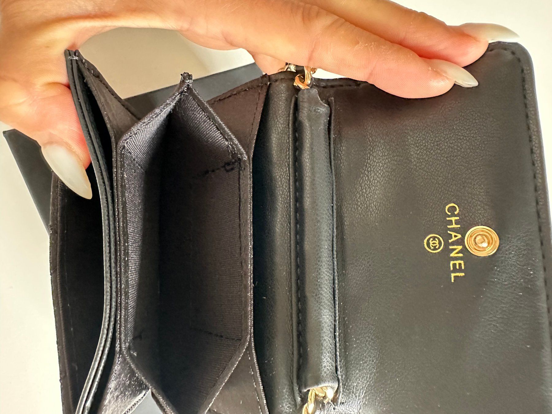 Chanel Sonstige Kleidung & Accessoires: Chanel Mini-Flap-Kartenetui mit Kette – Neu und originalverpackt aus Steinmaur von regenbogen052 3