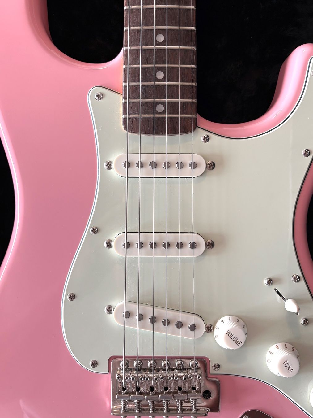 Squier Strumenti musicali: Squier Classic Vibe 60s Stratocaster - Shell Pink – Usato da Luzern venduto da MusikElektronikShop 1