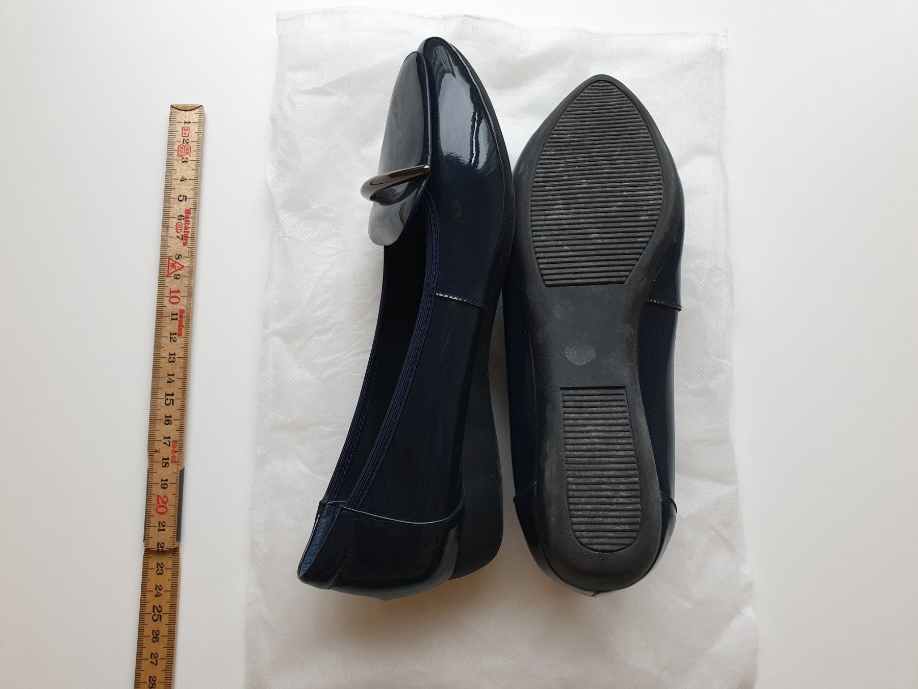 Scarpe da donna: Schuhe aus glänzendem Leder – Usato da Effretikon venduto da Walwolke 1