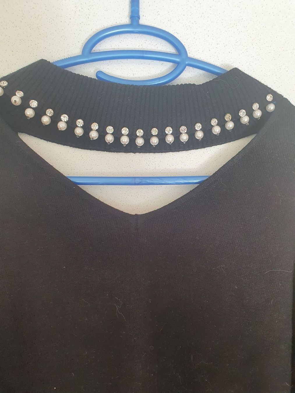 Pullover & Sweatshirts: Pull noir ras de cou à perles taille unique – Neu (gemäss Beschreibung) aus Versoix von aline_b 1
