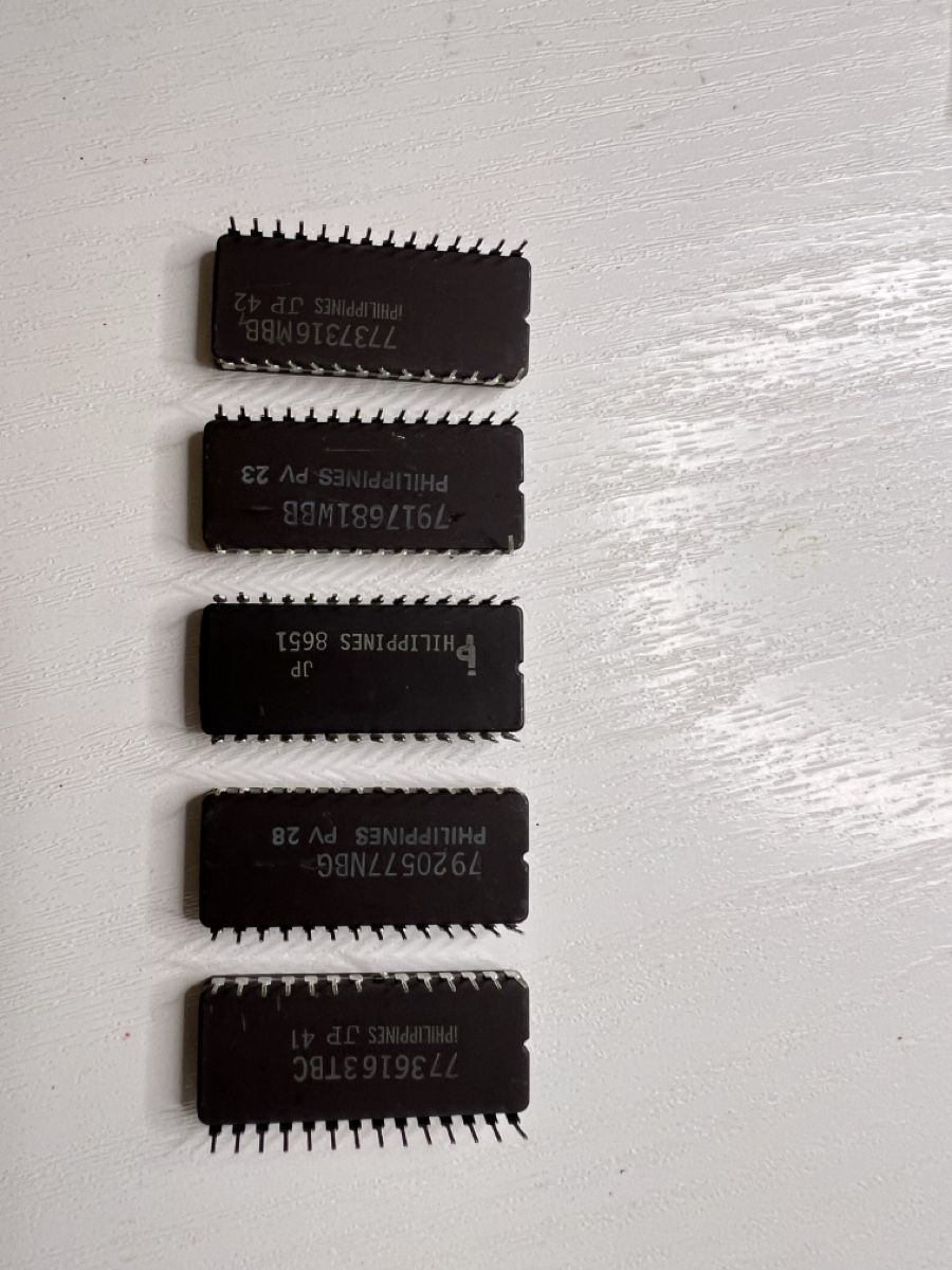 Componenti elettronici: 5x Vintage Intel EPROM D2732A / D2732A-2 UV EPROM IC Chips – Usato da Unterengstringen venduto da Sehr1986 1